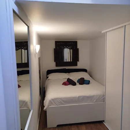 Individuel Dans Charmante Maison De A La Francaise *